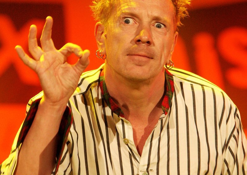 Johnny Rotten obnavlja Public Image Ltd.