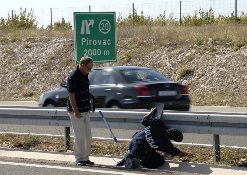 Četiri osobe poginule kod Pirovca