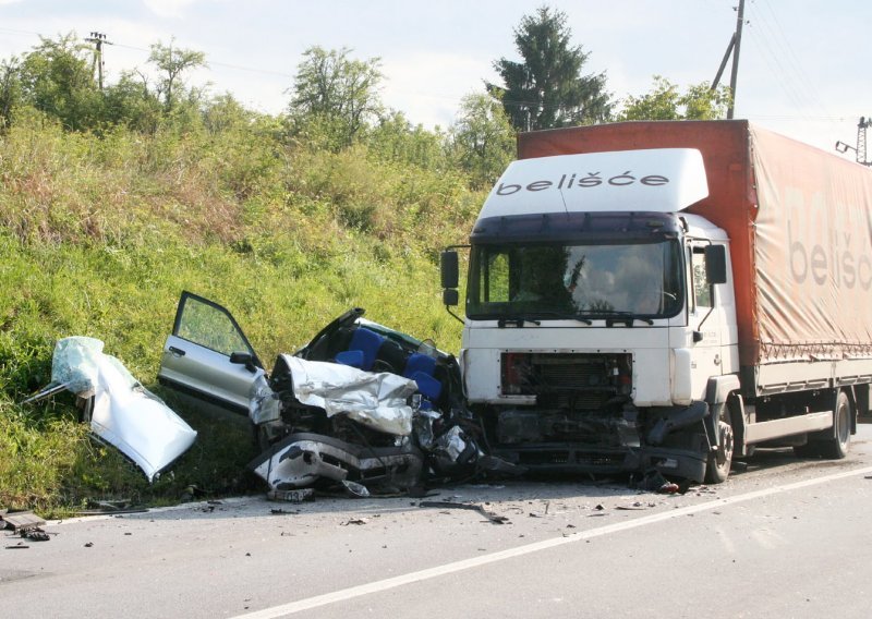 Majka i sin poginuli, kćer teško ozlijeđena