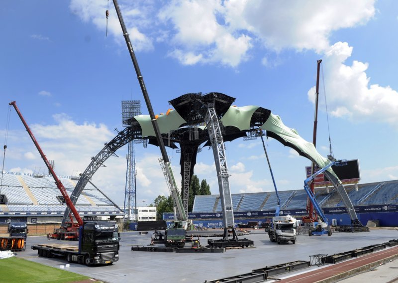 Zbog U2 na Maksimir stižu nove stolice