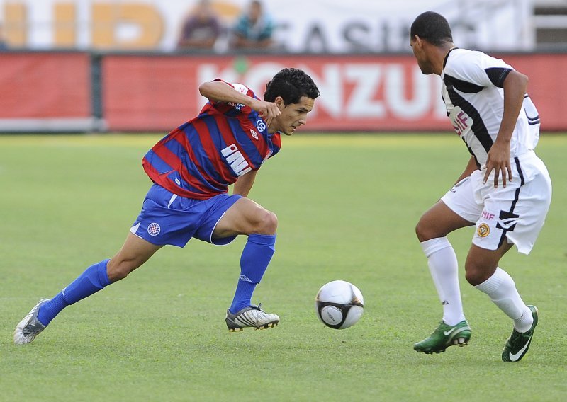 Hajduk drugi na Poljudu, trofej Nacionalu