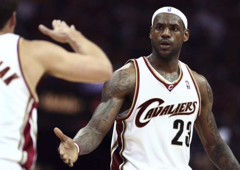 LeBron i Cleveland još bez krivog koraka