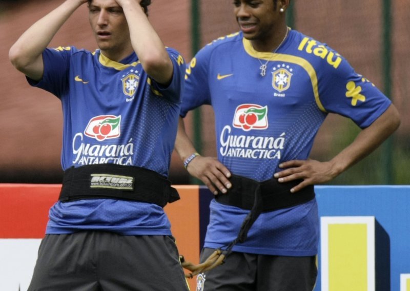 Robinho i Adriano neprekidno tulumarili 12 sati