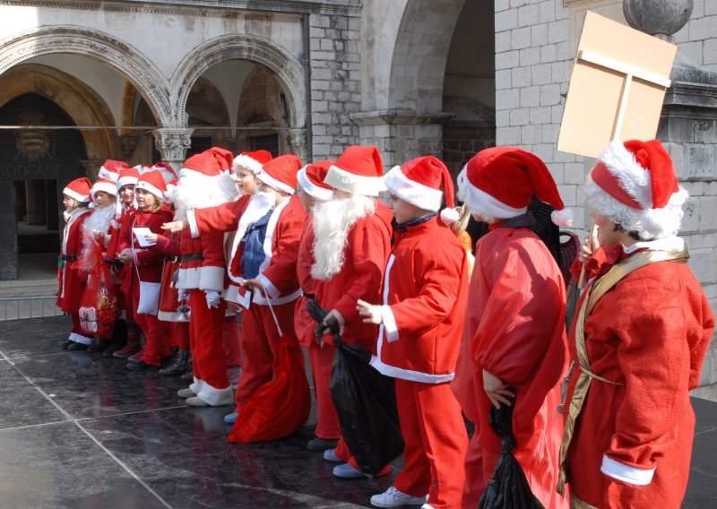 Dječje maškare prozvale dunda Sanadera