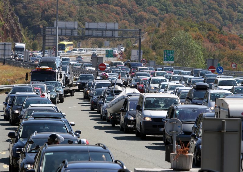 Istražili smo zašto autoceste nisu jeftinije kad su radovi ili kolone