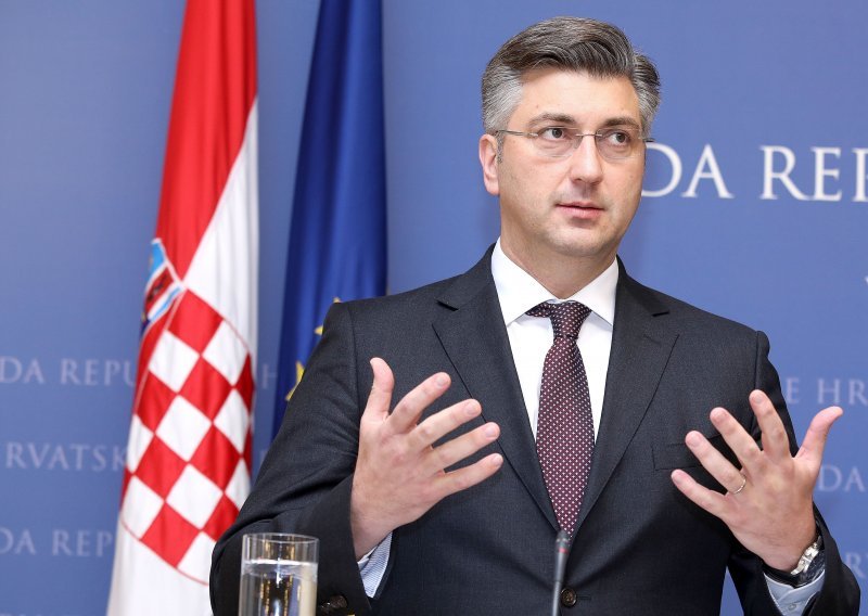 Plenković: Temeljito sam o lex Agrokoru razgovarao s Junckerom