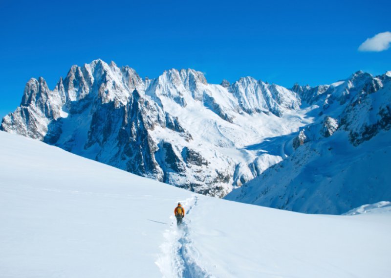 Lavina ubila 13 alpinista, Zadrani na sigurnom