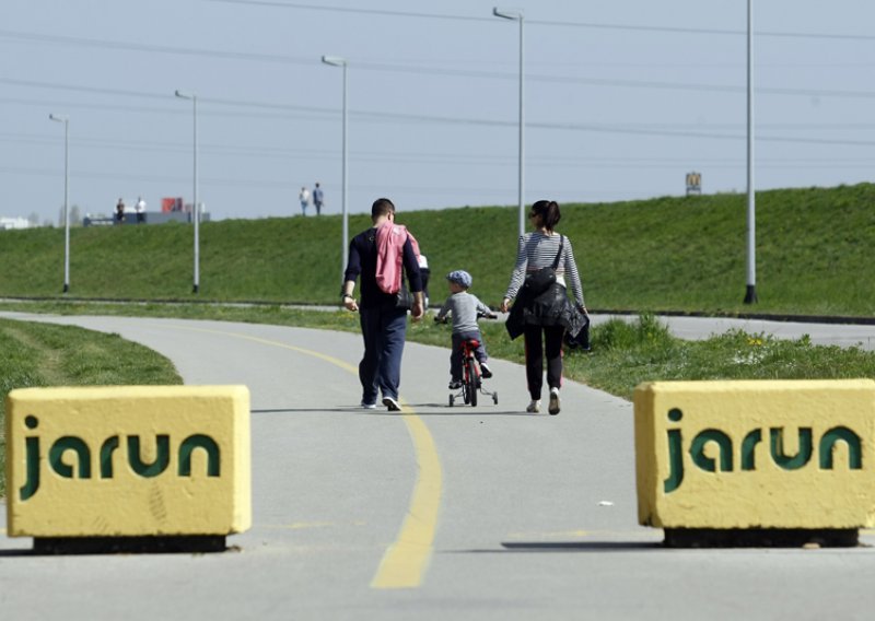 Sunce izmamilo građane u parkove, toplo i sljedeći tjedan