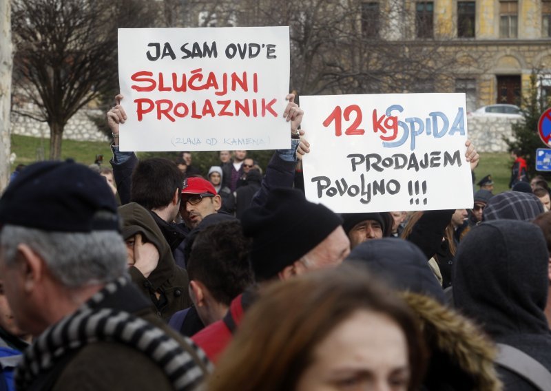 U Sarajevu nastavljeni prosvjedi