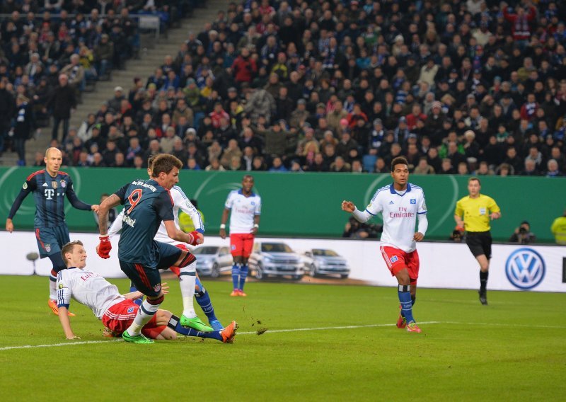 Mandžukić zabio hat-trick u Hamburgu!