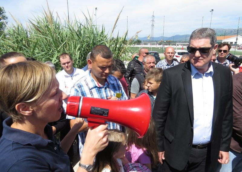 Opralo Baldasara: Niste sposobni riješiti Karepovac!