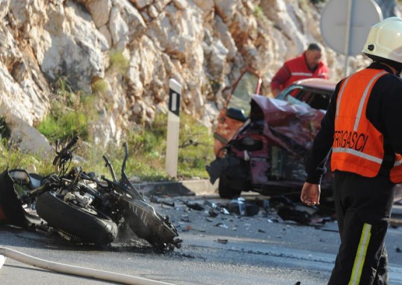 Motociklist poginuo u nesreći na Brodarici