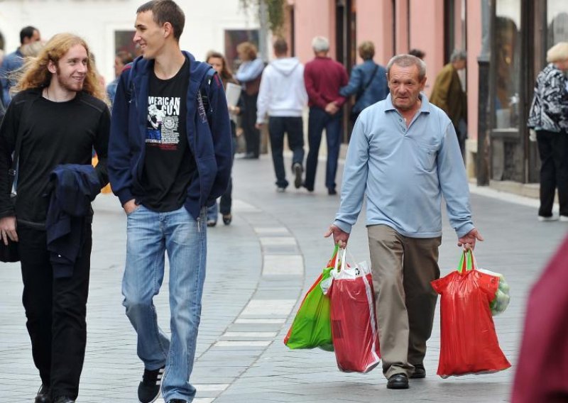 Od početka 2019. plaćat ćemo lagane plastične vrećice