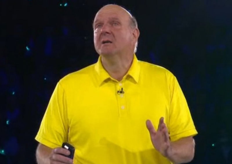 Steve Ballmer suzama se oprostio od Microsofta