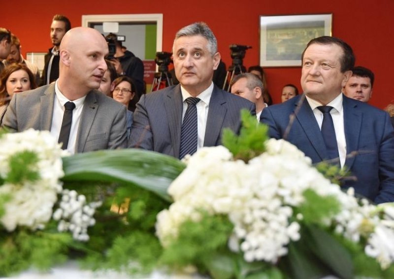 Karamarko: Ja vaše urednike ne pitam tko su im prijatelji