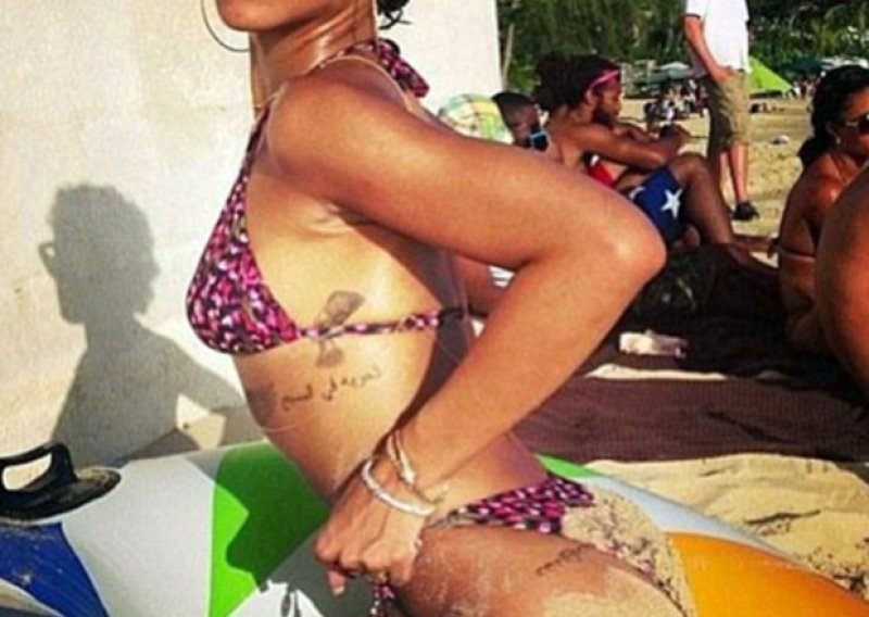 Pogledajte Rihannine senzualne fotke s plaže