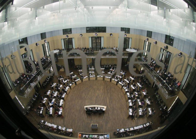 Bundesrat unanimously ratifies Croatia's EU accession treaty