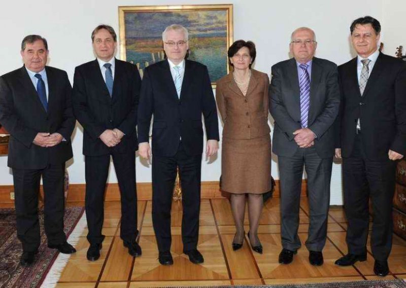 Kalmeta traži spas kod Josipovića nakon Hajdaševog 'ne'