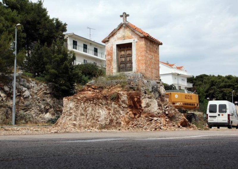 Veće kapelice moraju se legalizirati, a križevi ne