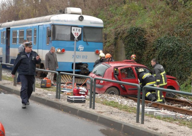 U naletu vlaka ozlijeđene dvije žene