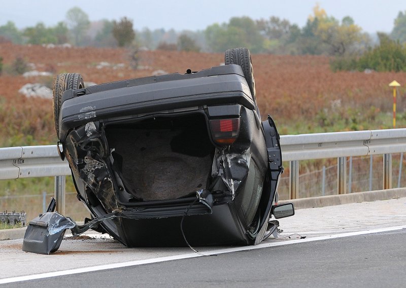 Nije poštovao pravila pa se zabio u auto s pijanim vozačem