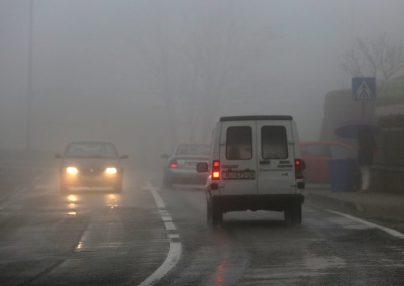 Jak vjetar otežava promet, a do Rijeke samo automobili mogu autocestom