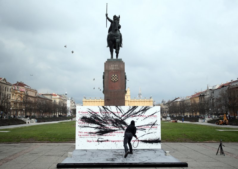 Izložba 'Izbor političkih performansa u Hrvatskoj od 2000. do danas'