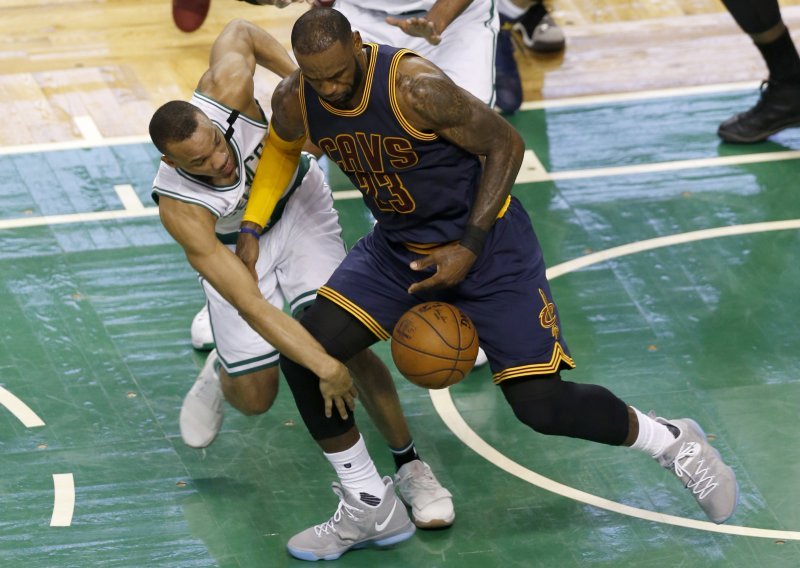 LeBron James i suigrači pregazili Boston; to je bila demonstracija moći!