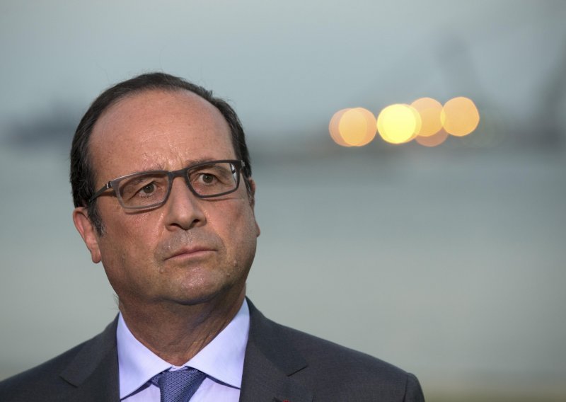 Hollande u Moskvi pozvao na veliku koaliciju protiv IS-a