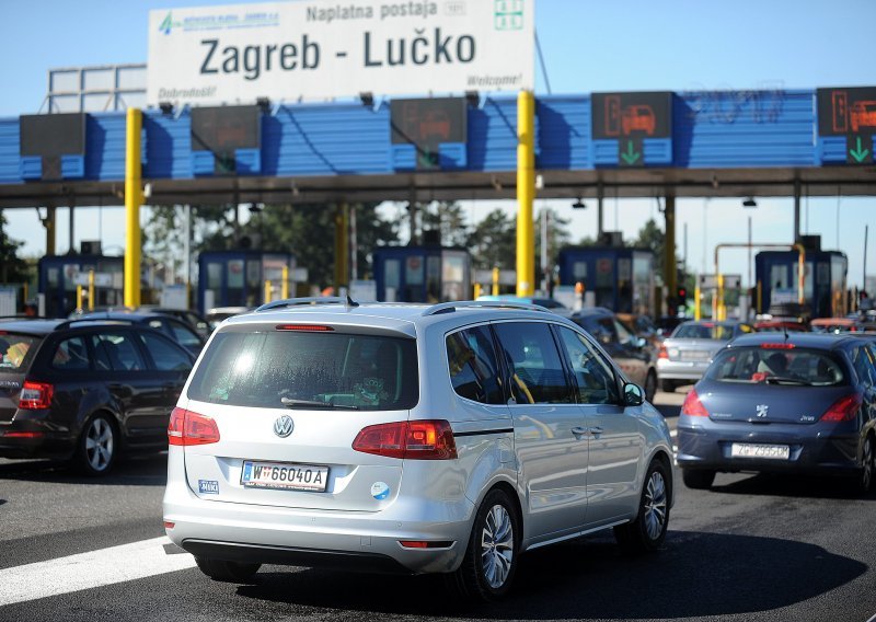 Gužve ne jenjavaju, gust promet u Lučkom, a sporije se vozi između Zagreba i Bosiljeva