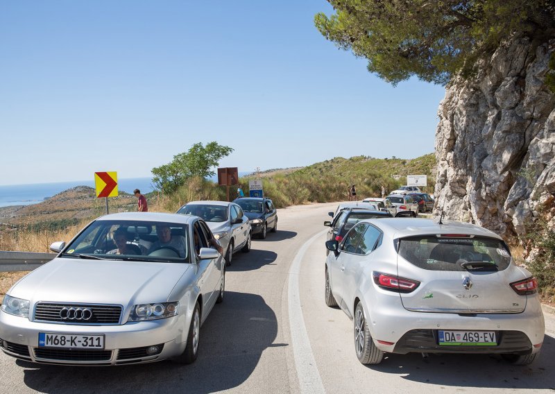 Stanje u prometu: Zastoji zbog radova, moguće kolone