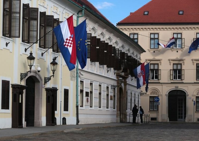 Ustavni sud: Vlada mora otkriti tko je došao na sastanak o Ini u Banske dvore