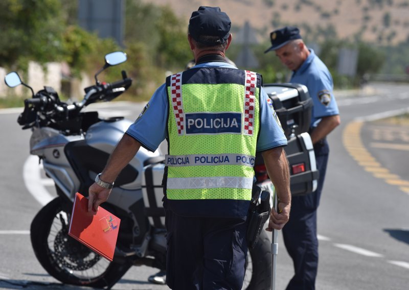 Kako je uopće vozio?! Kod Ozlja uhvatili vozača koji je zbog razine alkohola trebao biti u komi