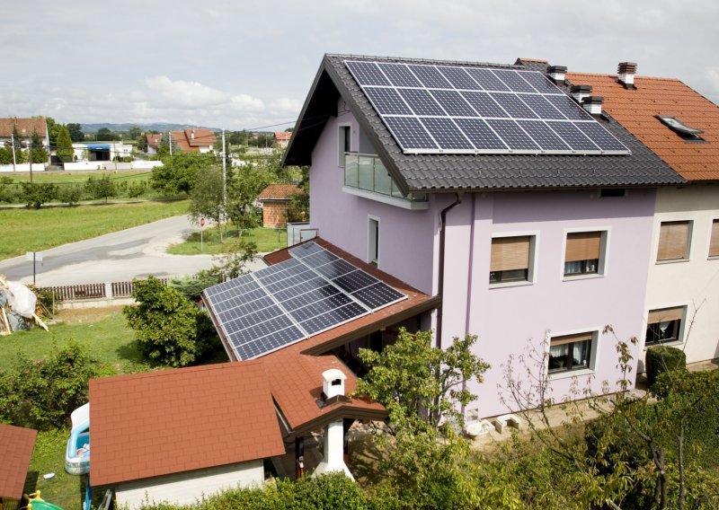 Ugradite solarne kolektore i dobit ćete 12 tisuća kuna