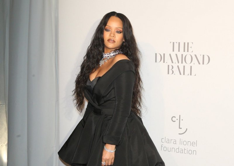 Rihanna – elegantna i seksi u isto vrijeme