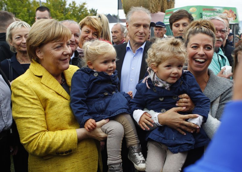 Otvorena birališta u Njemačkoj, Merkel pred novom pobjedom