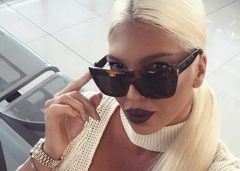 Jelena Karleuša ponovno izaziva: Severini se narugala i pokazala joj srednji prst