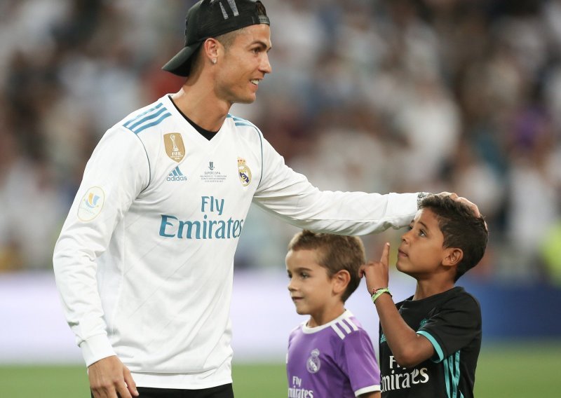 Cristiano Ronaldo otkrio zašto je kao klinac plakao svaki dan; dotakao se i sina