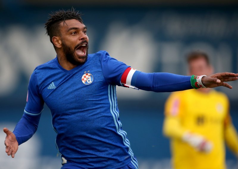 Dinamo opet bacio na koljena prvaka Rijeku; Soudani čovjek odluke!