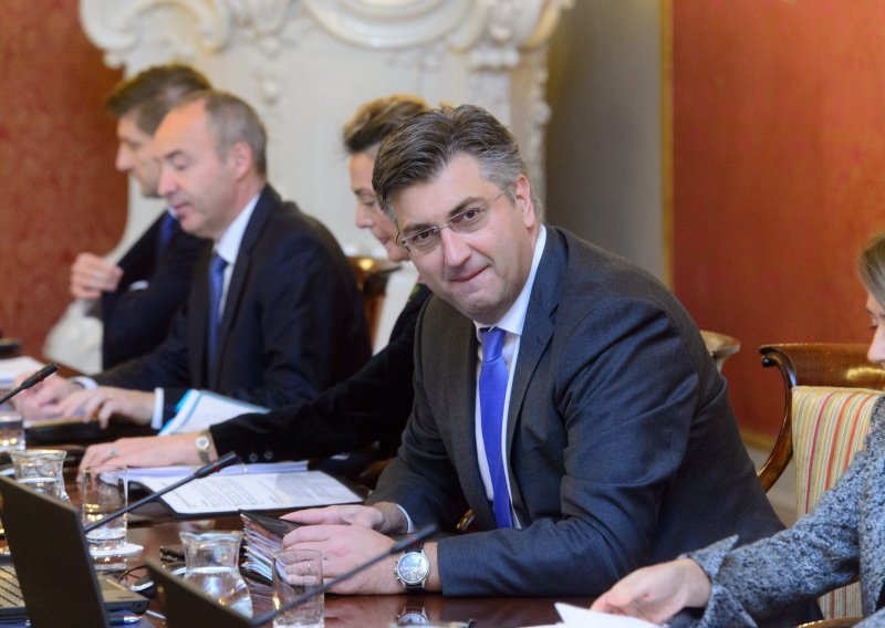 Plenković ukida Milanovićevu zabranu korištenja PR agencija