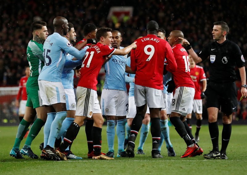 U 'ratu' za Manchester ispisana povijest Premiershipa!