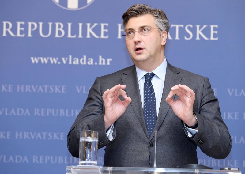 Premijer Plenković svima u domovini i iseljeništvu čestitao Novu godinu