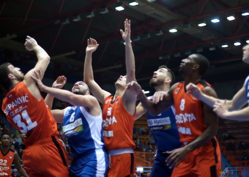 Koševima u zadnjoj sekundi pobjede upisali Cibona i Cedevita