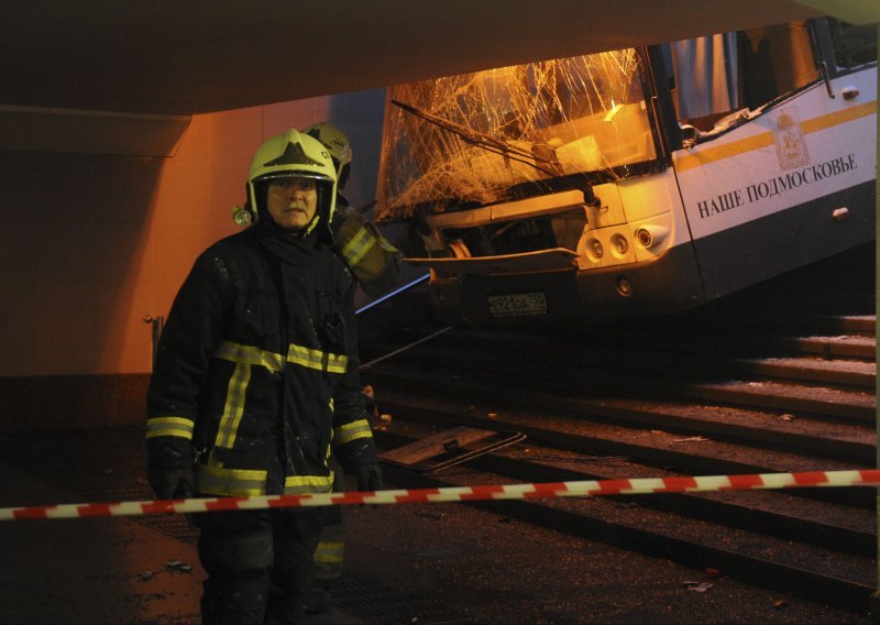 Autobus uletio u postaju podzemne željeznice, petero poginulih