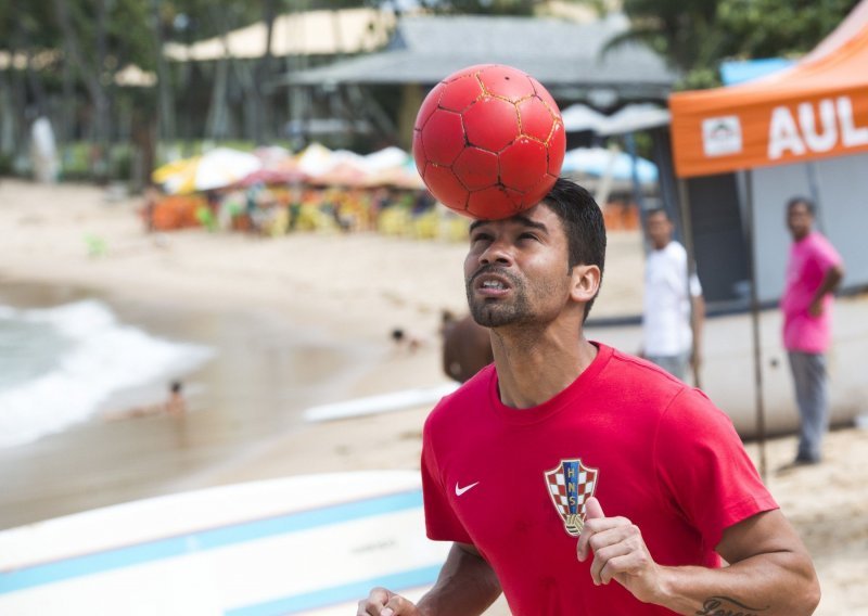 Eduardo da Silva i službeno se vratio u Europu: Ovo je klub velike tradicije!