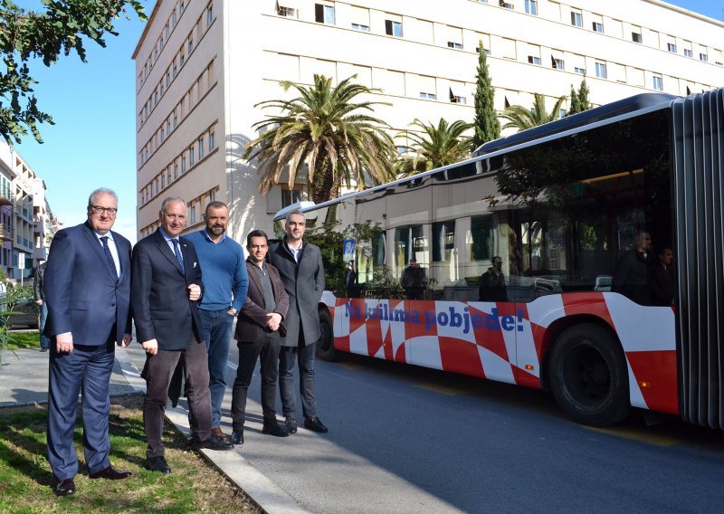 U Split stigli 'rukometni' autobusi