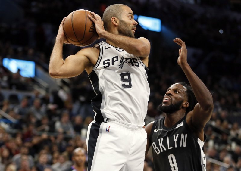 NBA zvijezda Tony Parker uručio otkaz treneru i na njegovo postavio – mlađeg brata!