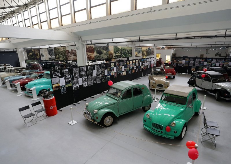 Komunalci deložiraju Muzej automobila, a voditelj tvrdi da je nekome za oko zapelo atraktivno zemljište