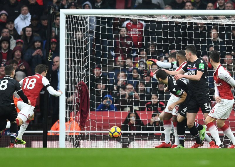 Arsenal s lakoćom slavio u londonskom okršaju; ManU se provukao kod Burnleyja