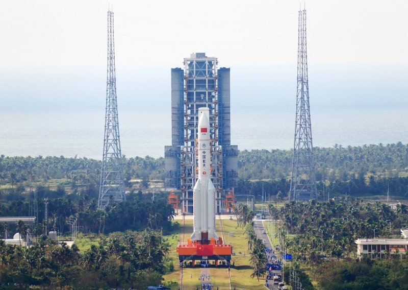 Lansiranje kineske rakete ostavilo krš i lom u obližnjem naselju